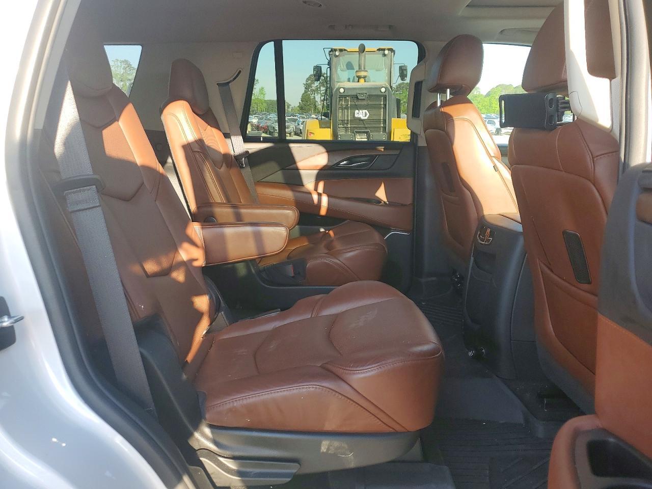 2020 Cadillac Escalade Luxury - zdjęcie 11