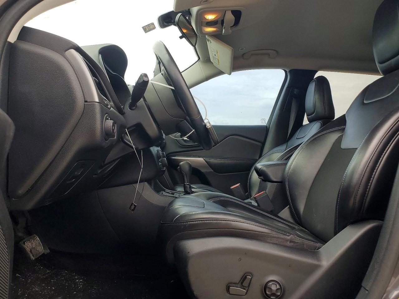 2019 Jeep Cherokee Latitude Plus - zdjęcie 7