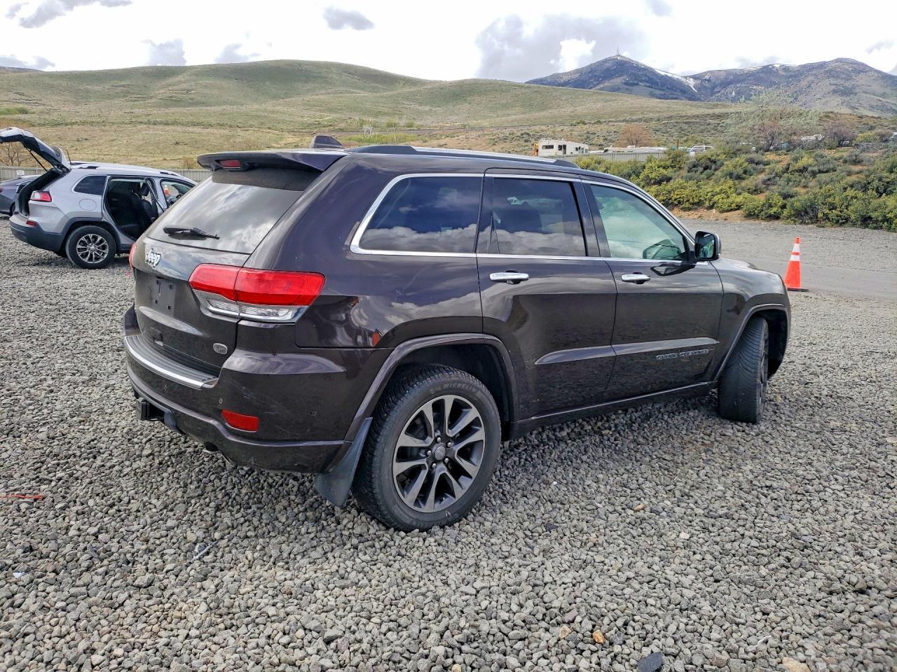 2017 Jeep Grand Cherokee Overland - zdjęcie 3