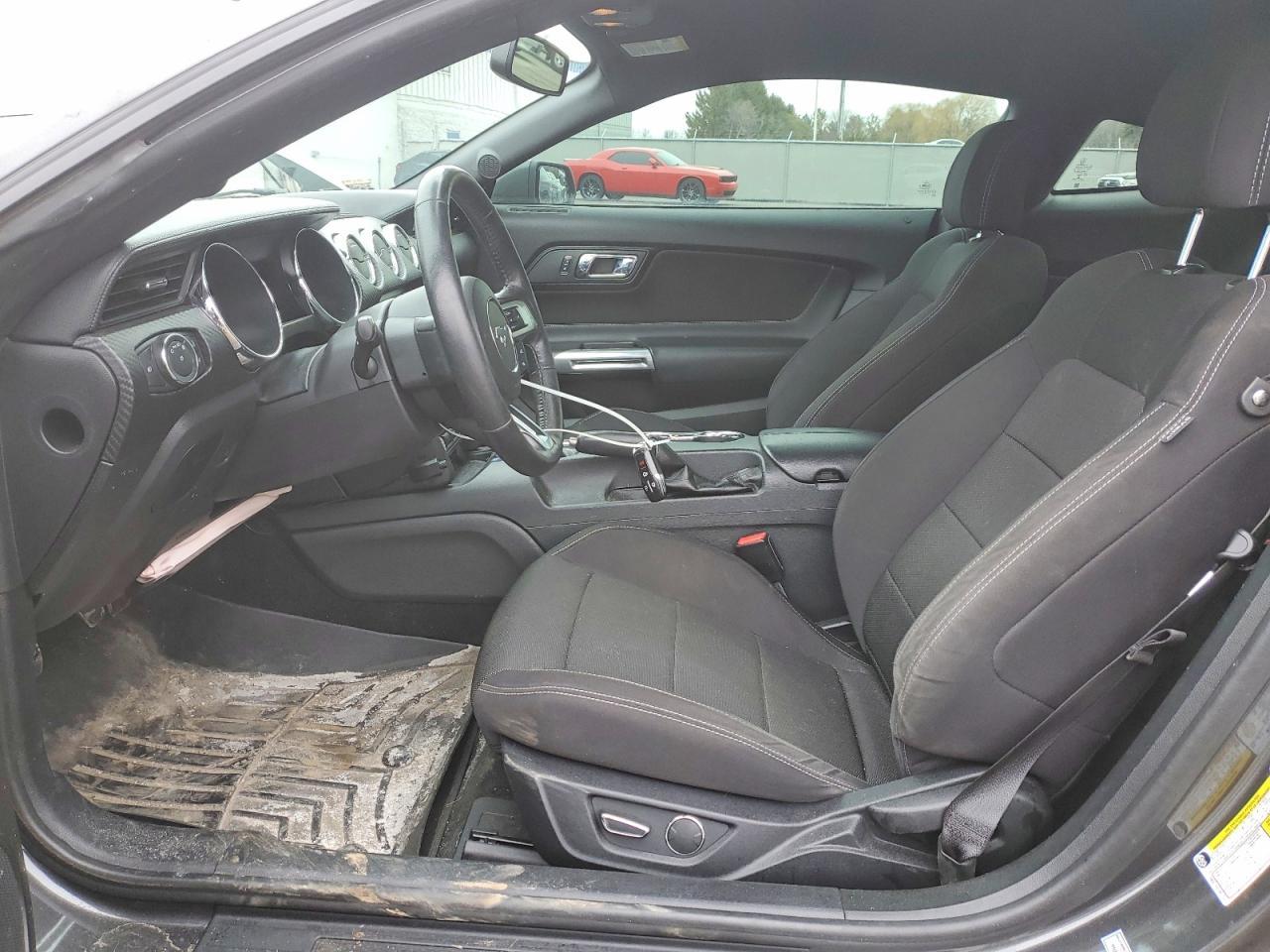 2017 Ford Mustang - zdjęcie 7