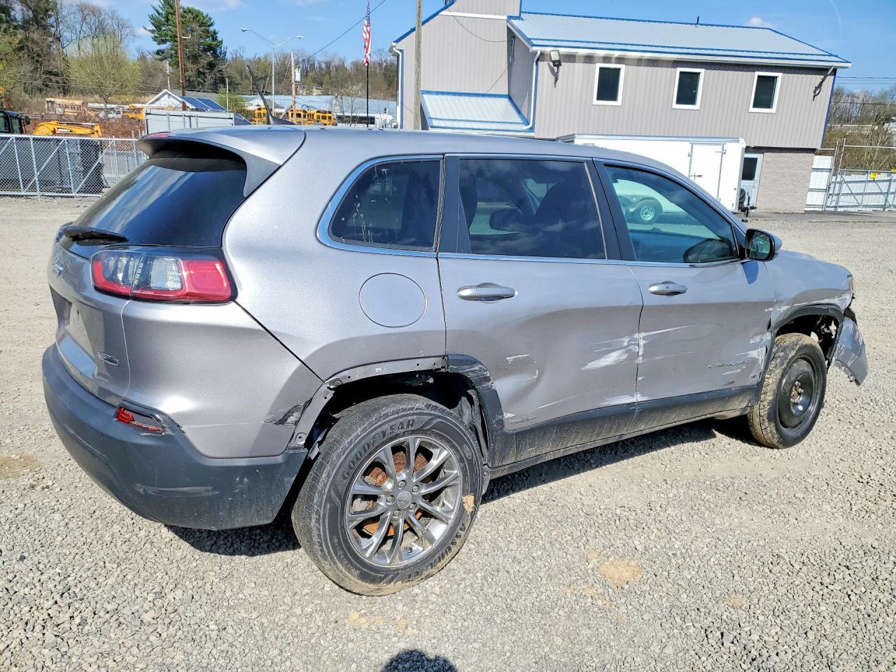 2019 Jeep Cherokee Latitude Plus - zdjęcie 3