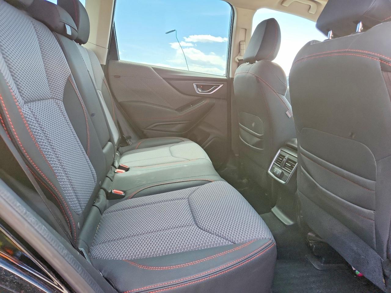 2021 Subaru Forester Sport - zdjęcie 11
