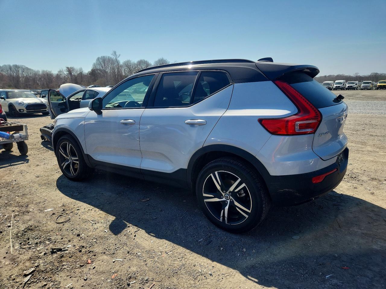 2021 Volvo Xc40 T5 R-Design - zdjęcie 2