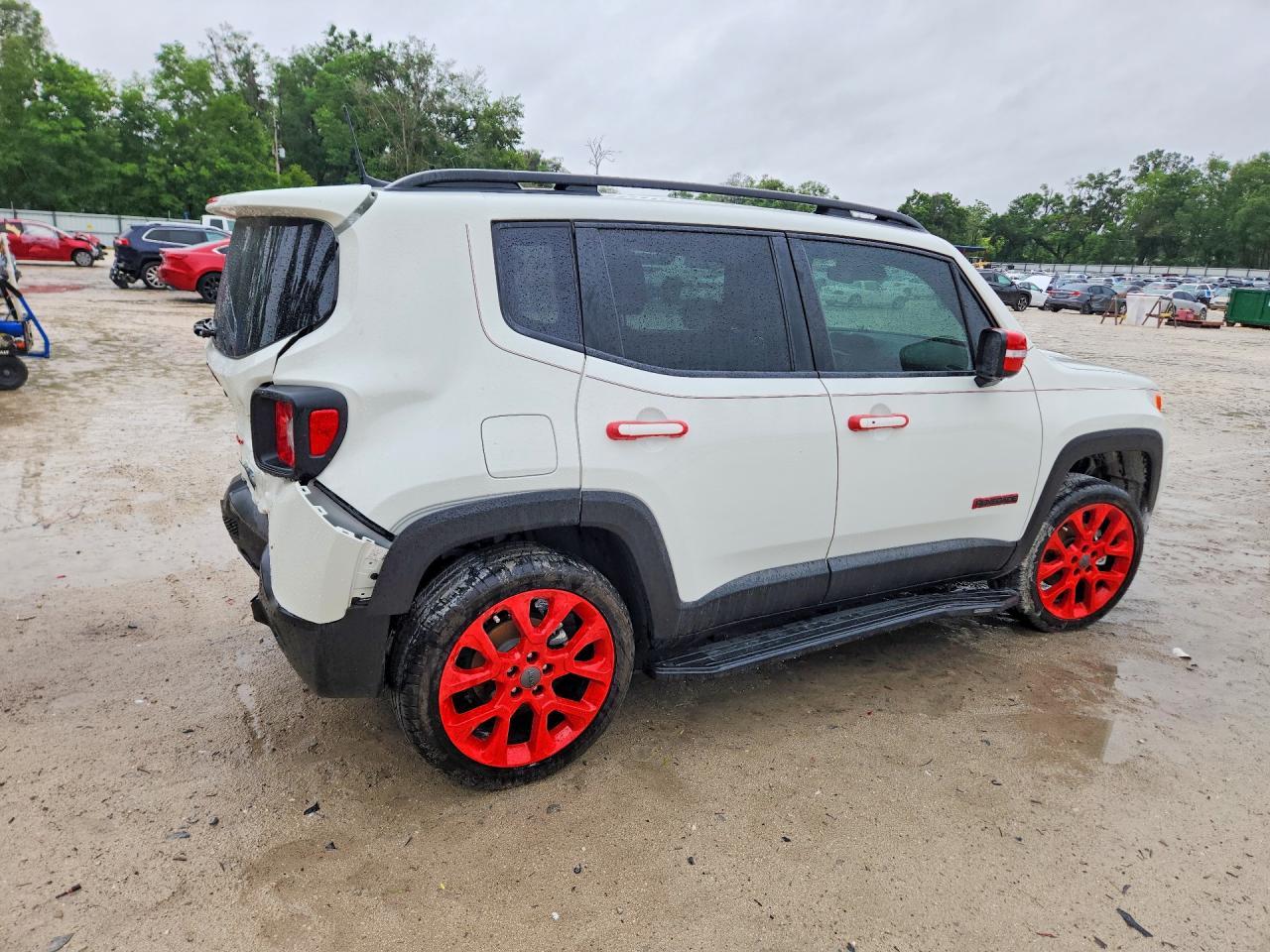 2023 Jeep Renegade Latitude - zdjęcie 3