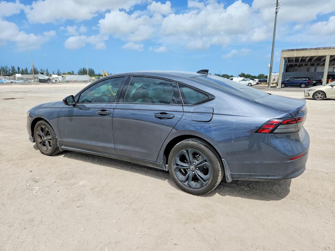 2025 Honda Accord Se - zdjęcie 2