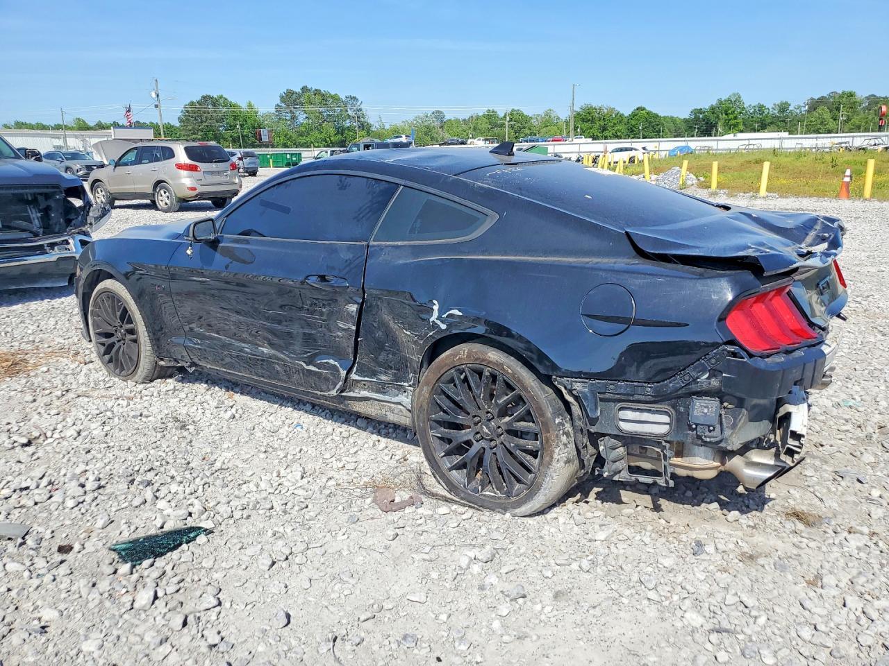 2020 Ford Mustang Gt - zdjęcie 2