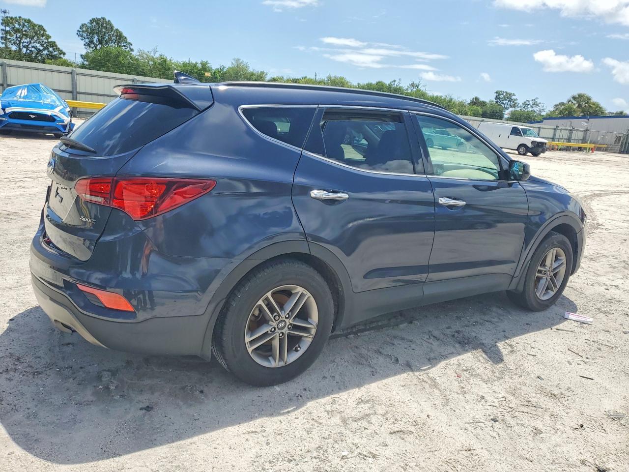 2017 Hyundai Santa Fe Sport 2.4L - zdjęcie 3