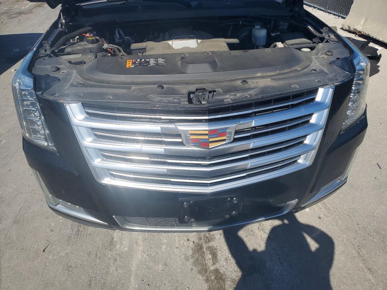 2019 Cadillac Escalade Platinum - zdjęcie 12