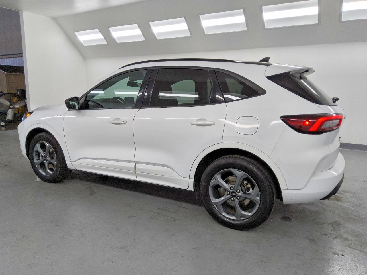 2023 Ford Escape St Line - zdjęcie 2