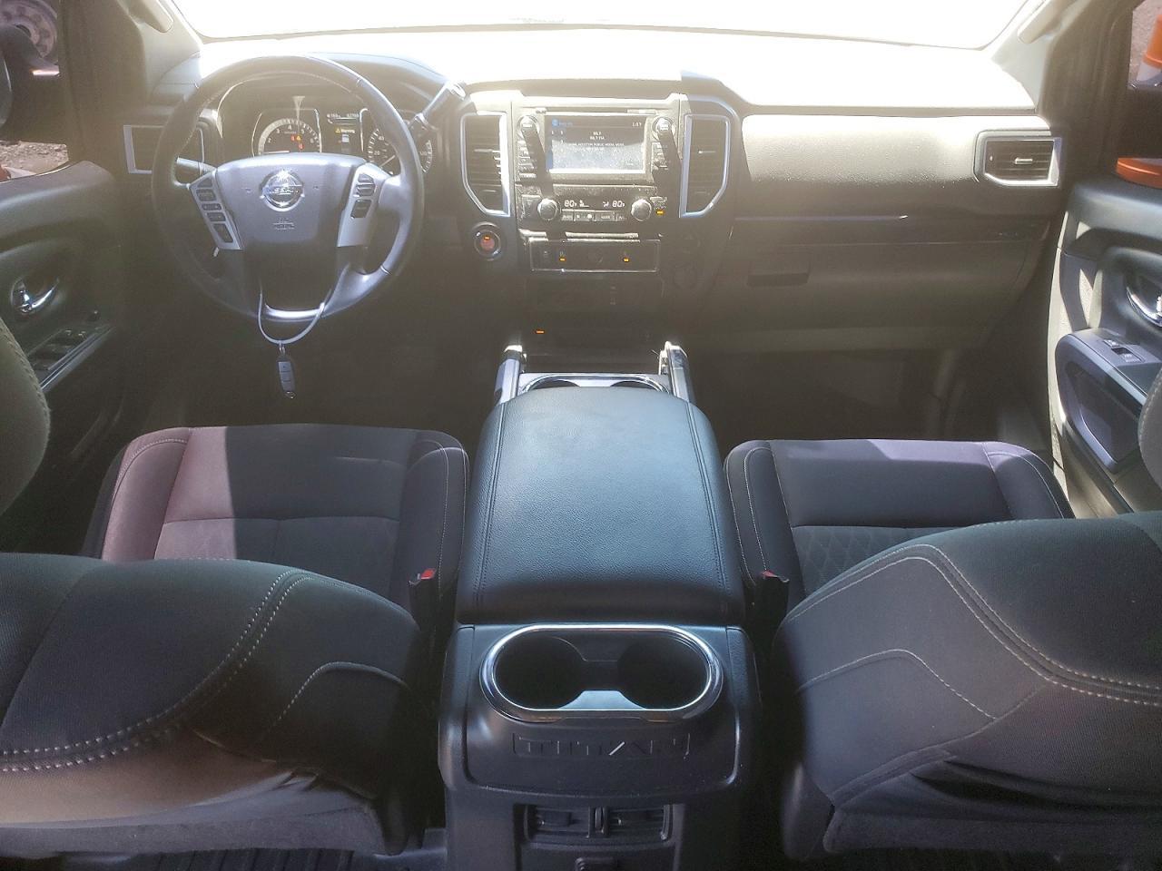 2018 Nissan Titan Sv - zdjęcie 8