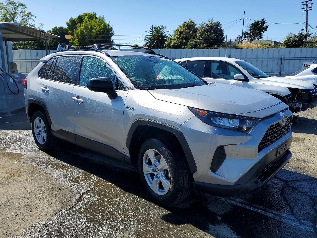 2019 Toyota Rav4 Hybrid Le - zdjęcie 4