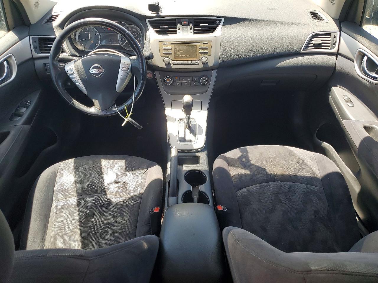2013 Nissan Sentra S - zdjęcie 15