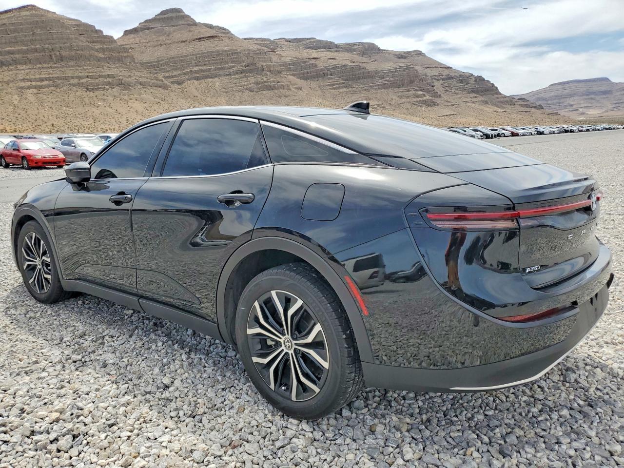 2023 Toyota Crown Xle - zdjęcie 2