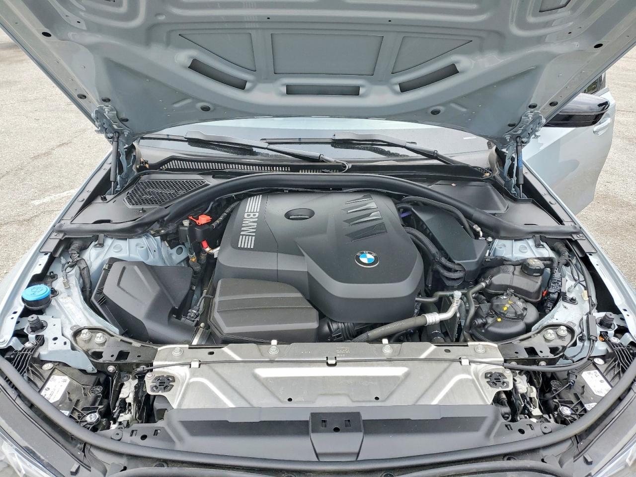 2025 BMW 330I - zdjęcie 11