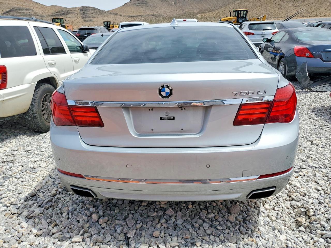 2015 BMW 750 Li - zdjęcie 6