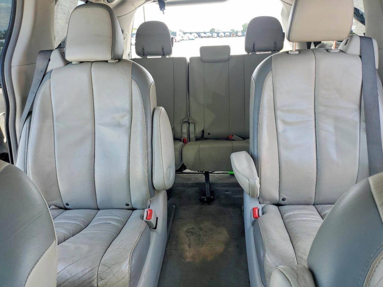 2013 Toyota Sienna Limited 7-Passenger - zdjęcie 10