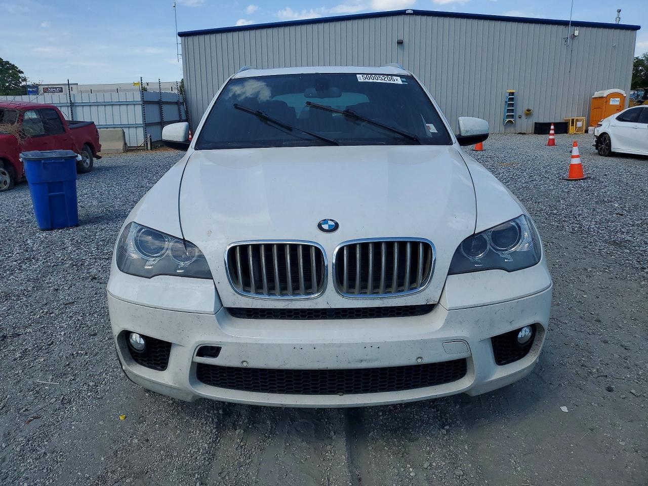 2013 BMW X5 xDrive50I - zdjęcie 5