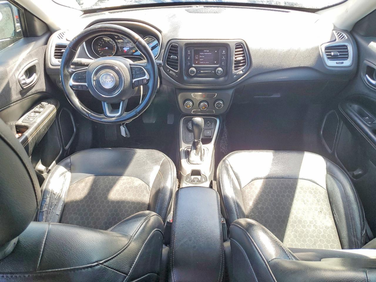 2018 Jeep Compass Latitude - zdjęcie 8