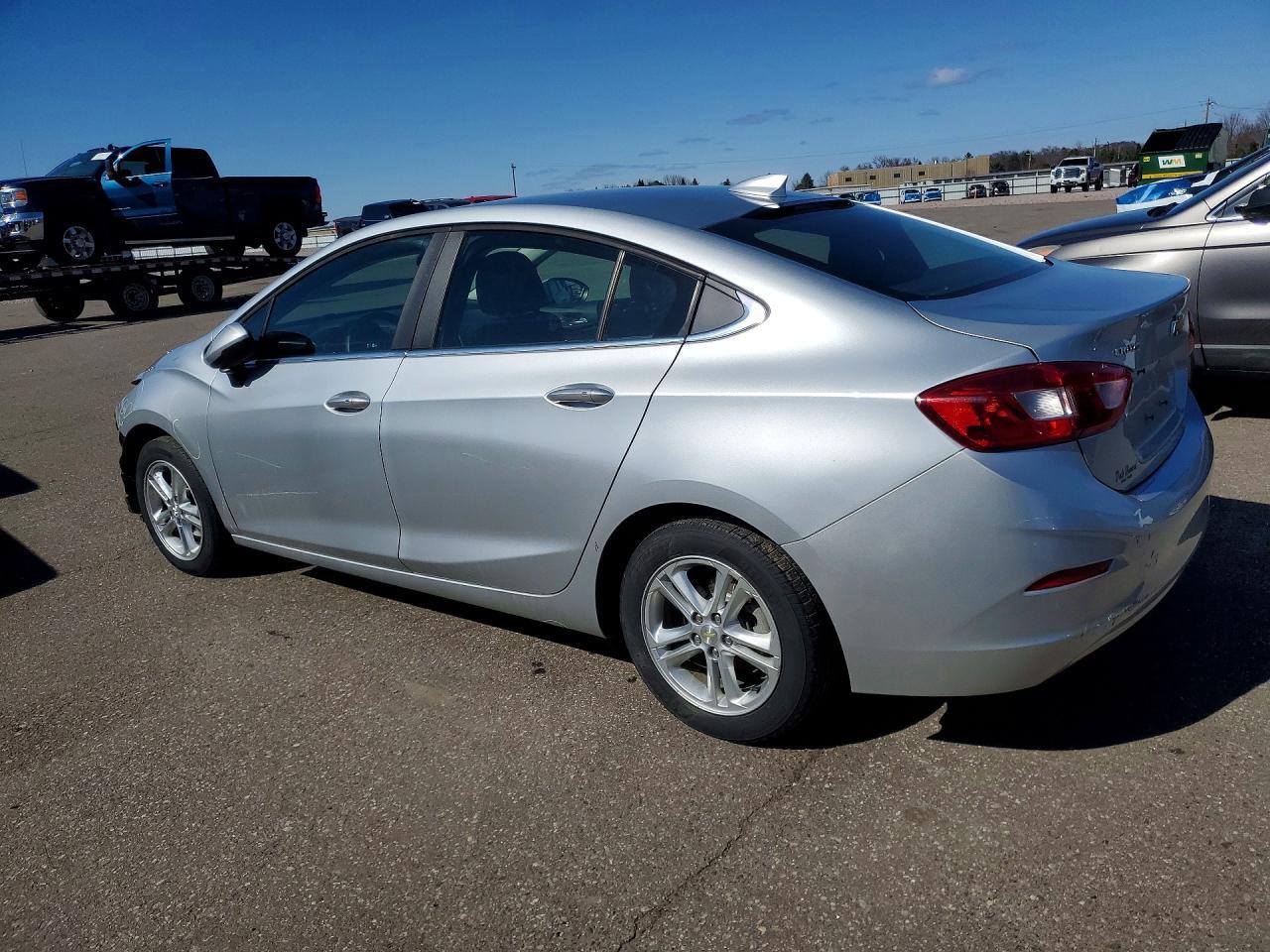 2018 Chevrolet Cruze Lt - zdjęcie 2