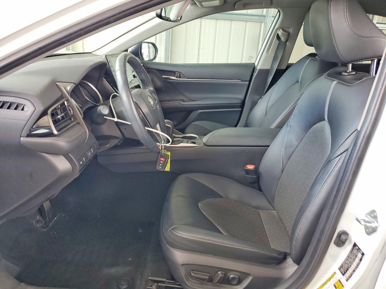 2021 Toyota Camry Xle - zdjęcie 7
