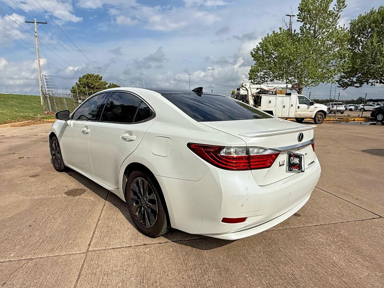 2015 Lexus Es 300H - zdjęcie 3