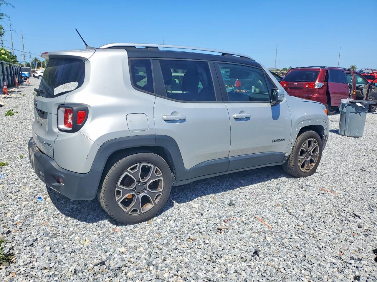 2016 Jeep Renegade Limited - zdjęcie 3