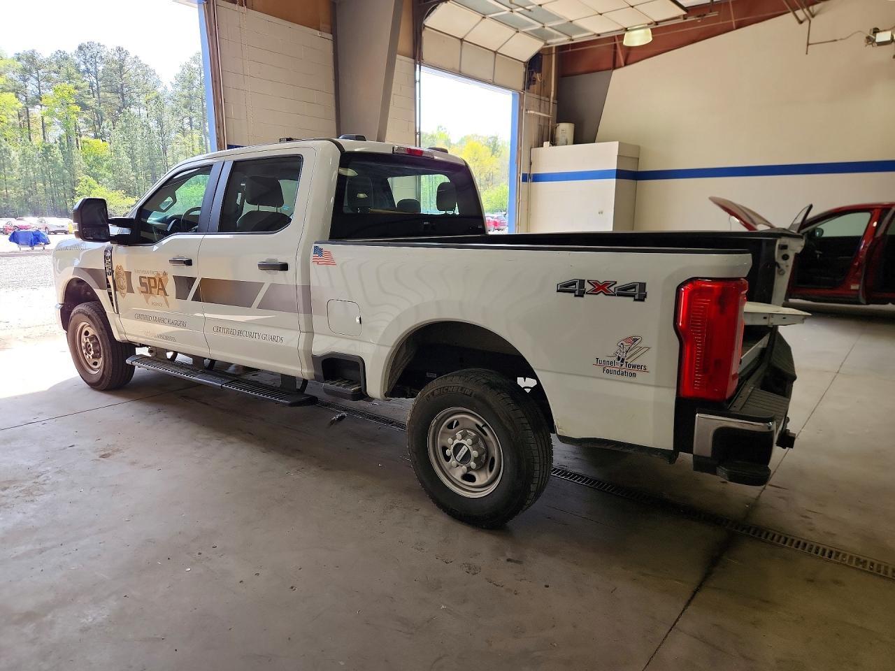 2024 Ford F250 Super Duty - zdjęcie 2