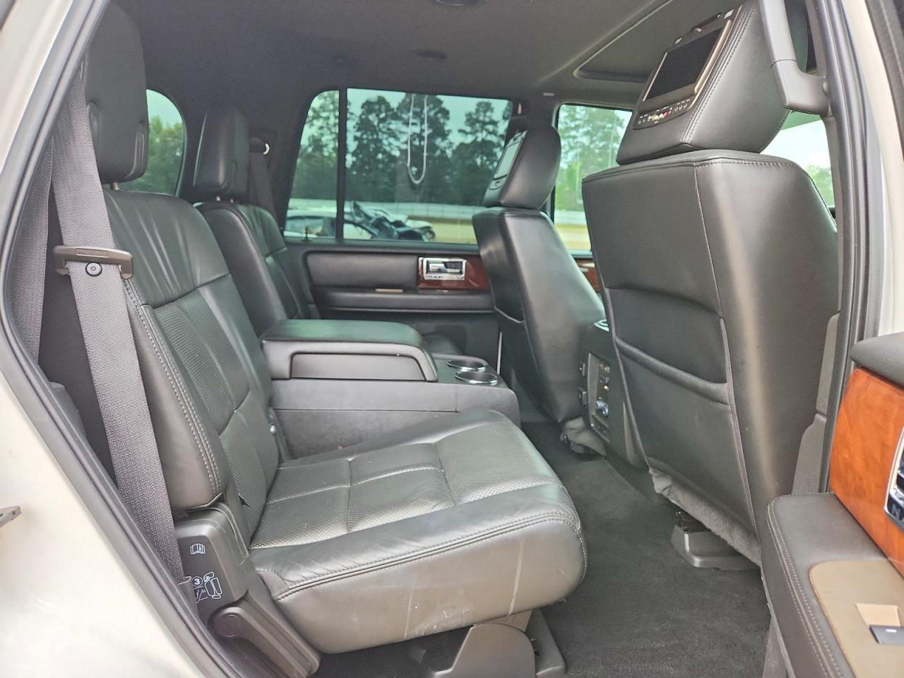 2013 Lincoln Townhouse Navigator - zdjęcie 11