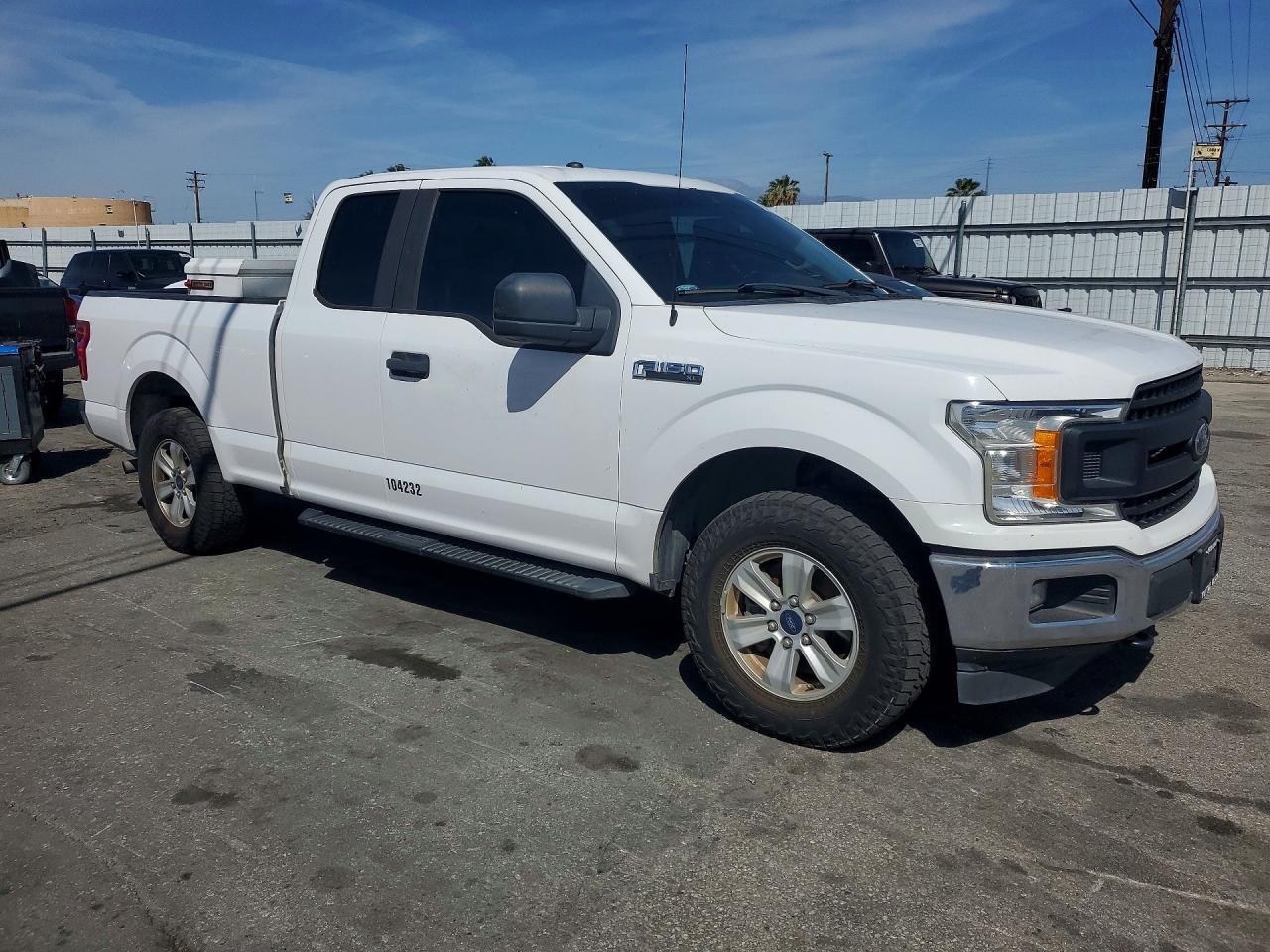 2019 Ford F150 Super Cab - zdjęcie 4