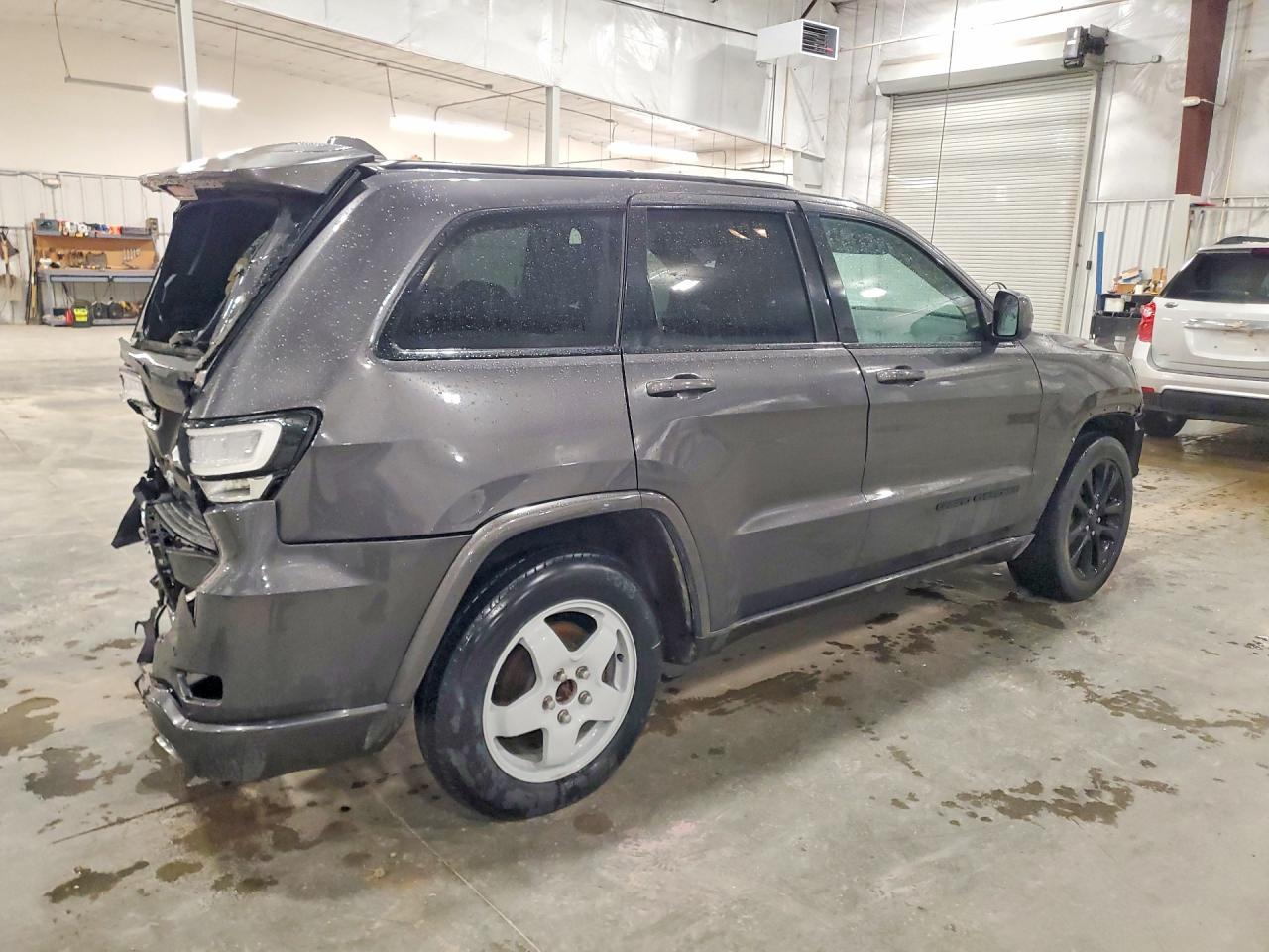 2017 Jeep Grand Cherokee Laredo - zdjęcie 3