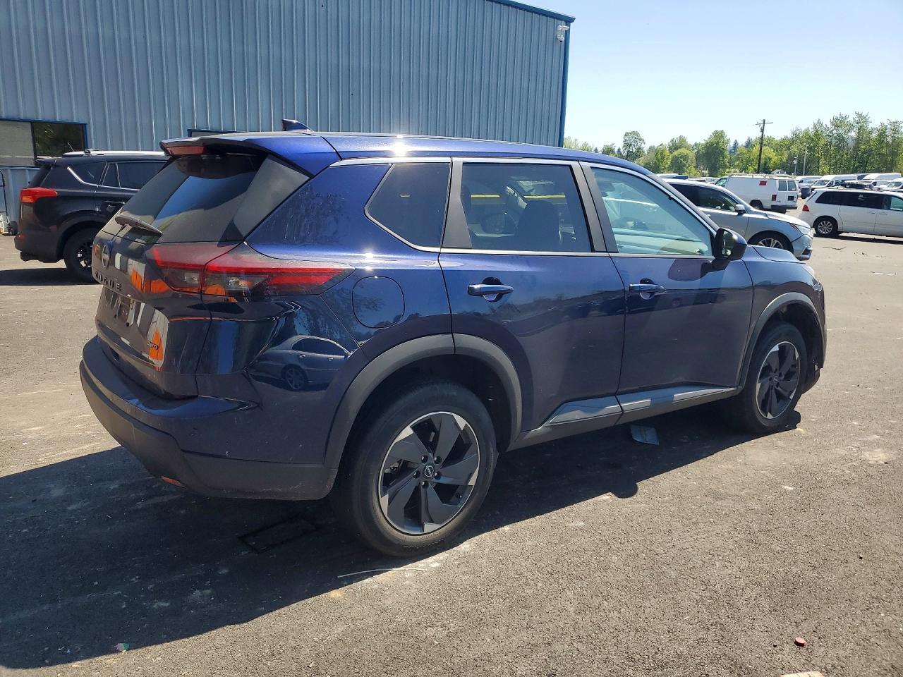 2025 Nissan Rogue Sv - zdjęcie 3