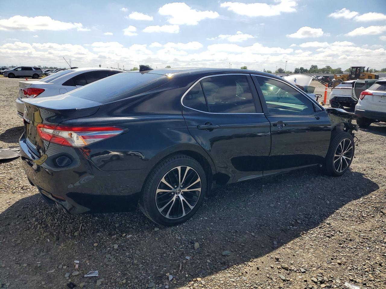 2019 Toyota Camry Se - zdjęcie 3