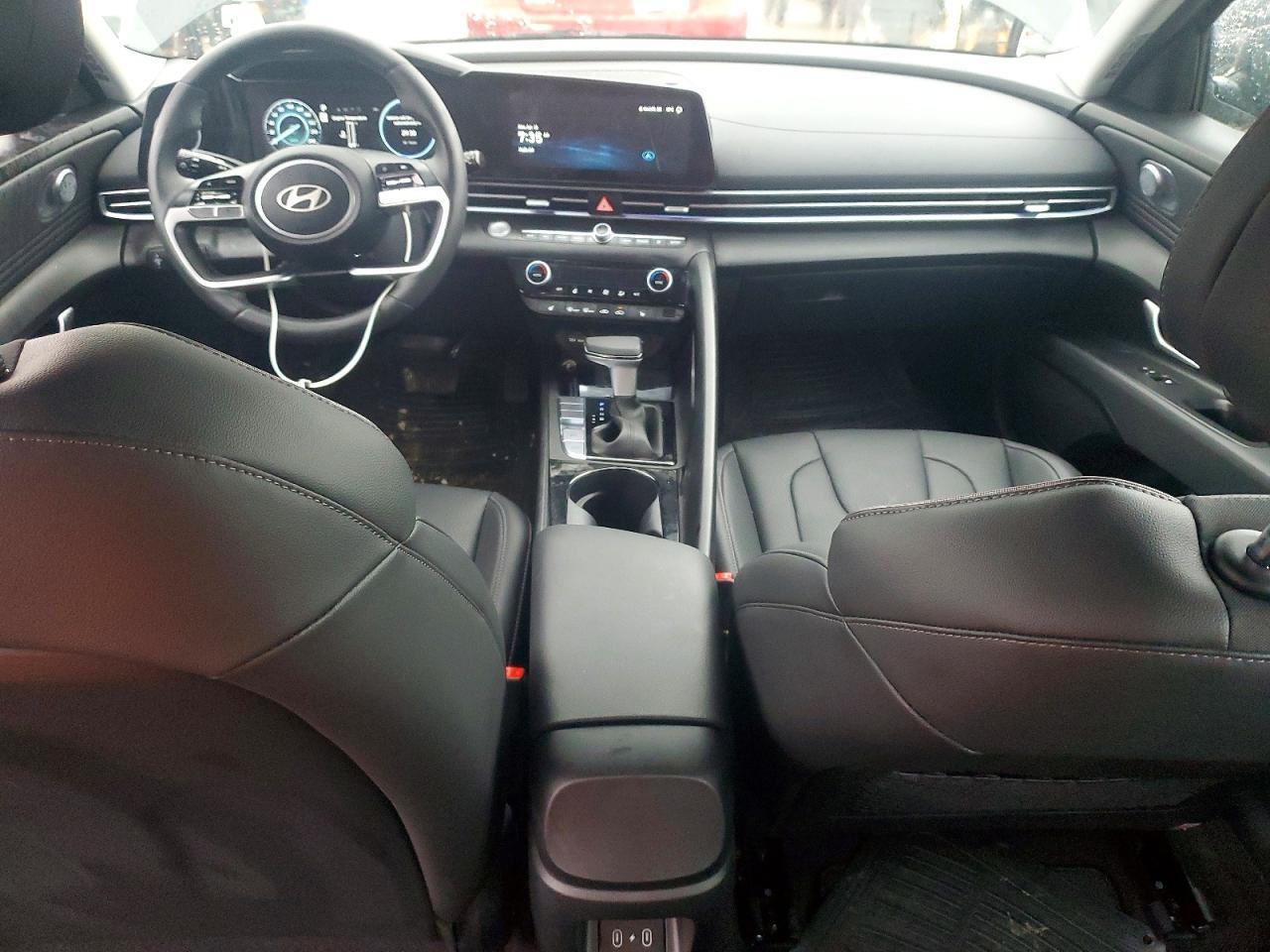2026 Hyundai Elantra Hybrid Limited - zdjęcie 8