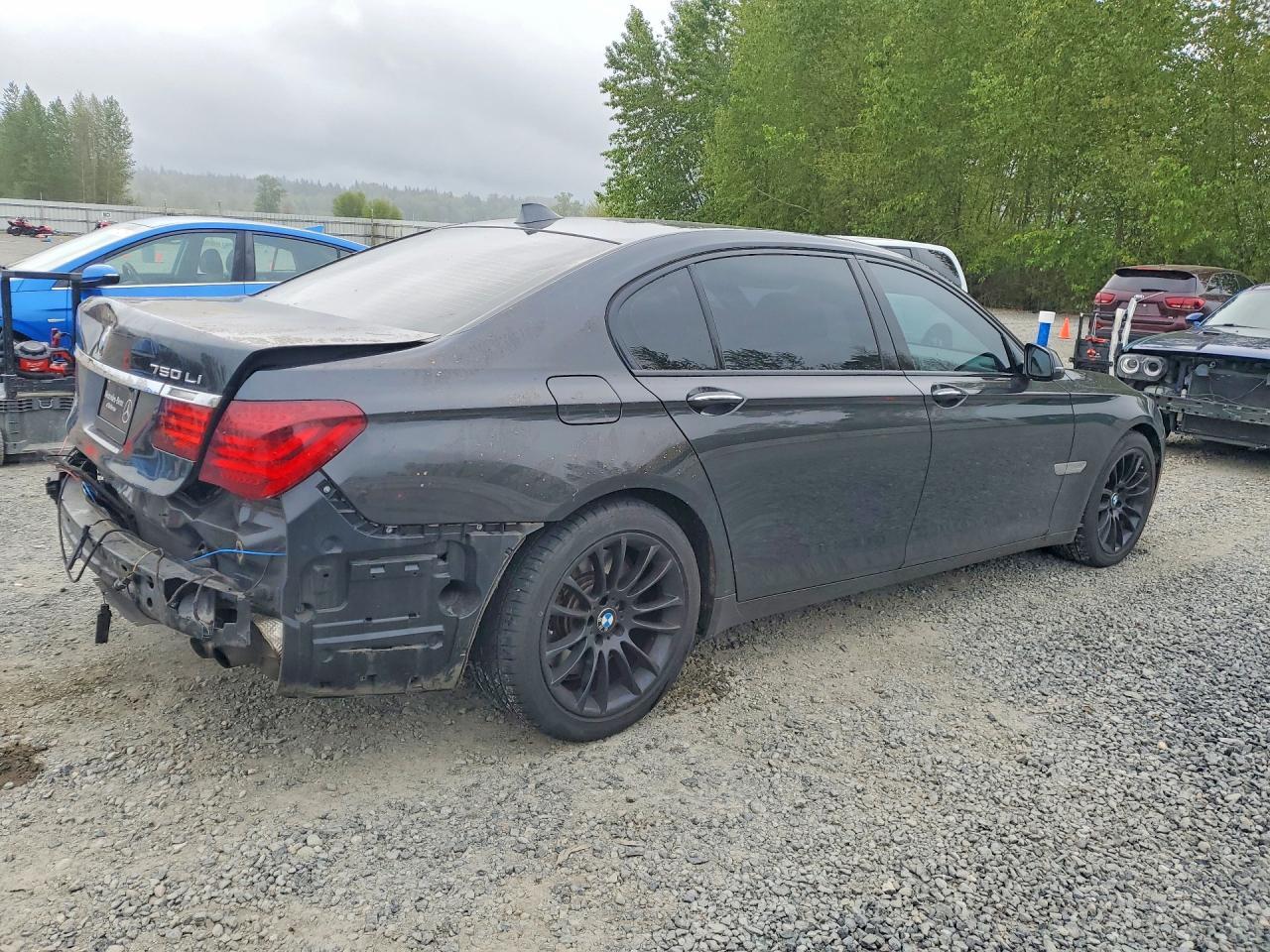 2013 BMW 750 Li - zdjęcie 3