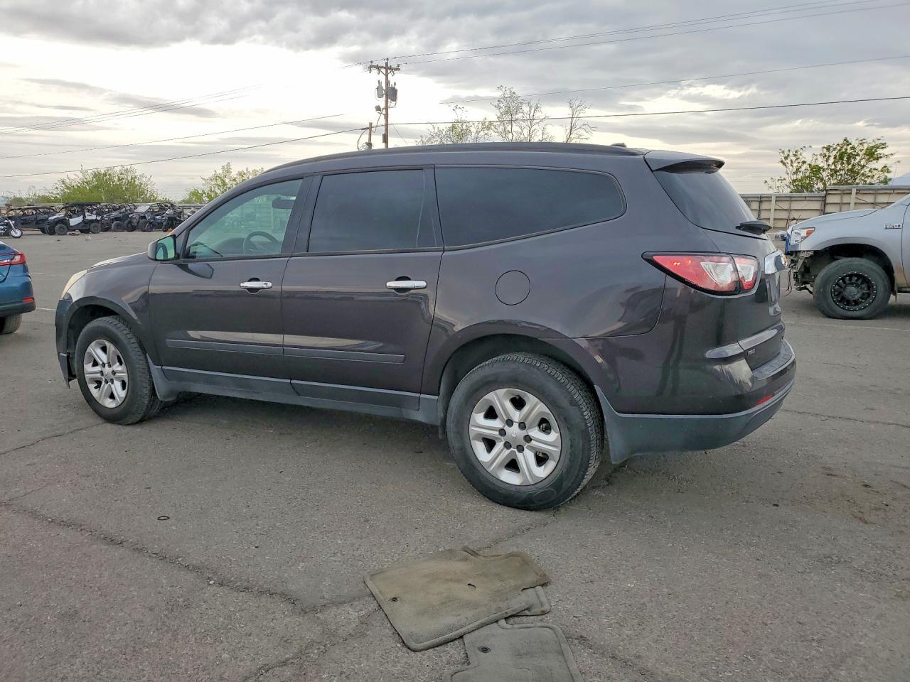 2015 Chevrolet Traverse Ls - zdjęcie 2