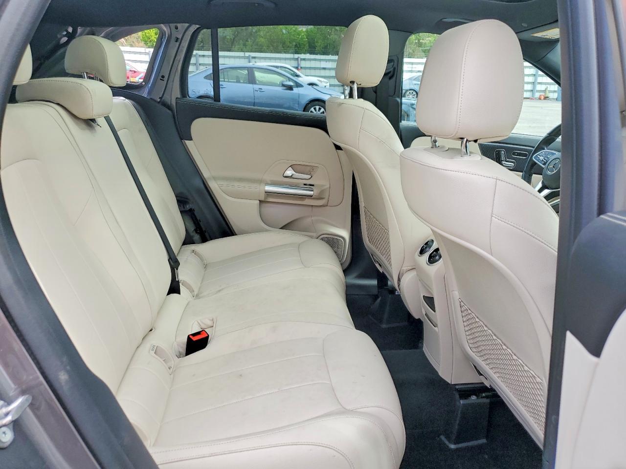 2022 Mercedes-Benz Gla 250 4Matic - zdjęcie 11