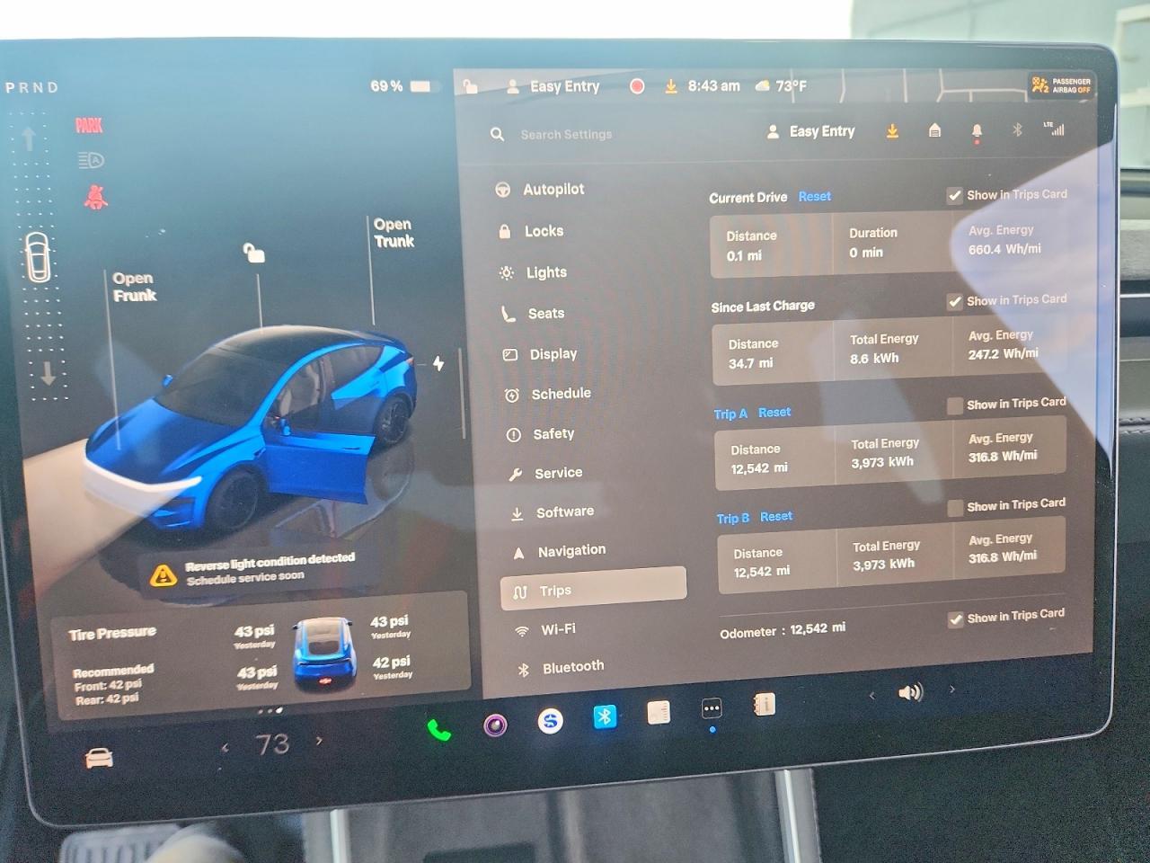 2026 Tesla Model Y - zdjęcie 9