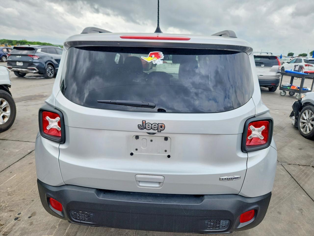 2020 Jeep Renegade Latitude - zdjęcie 6