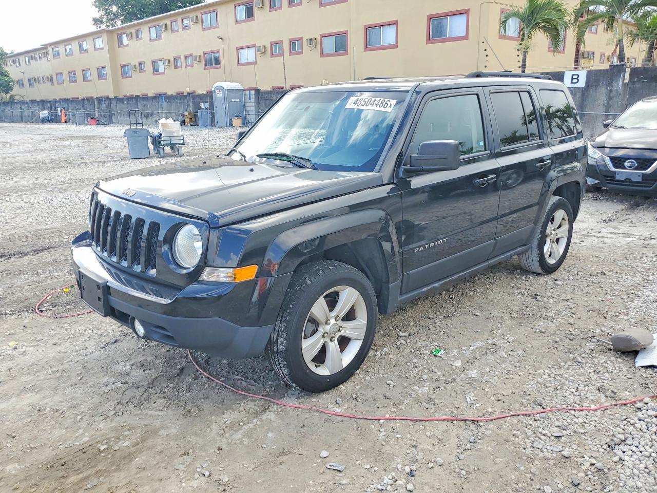 2015 Jeep Patriot Latitude - zdjęcie główne
