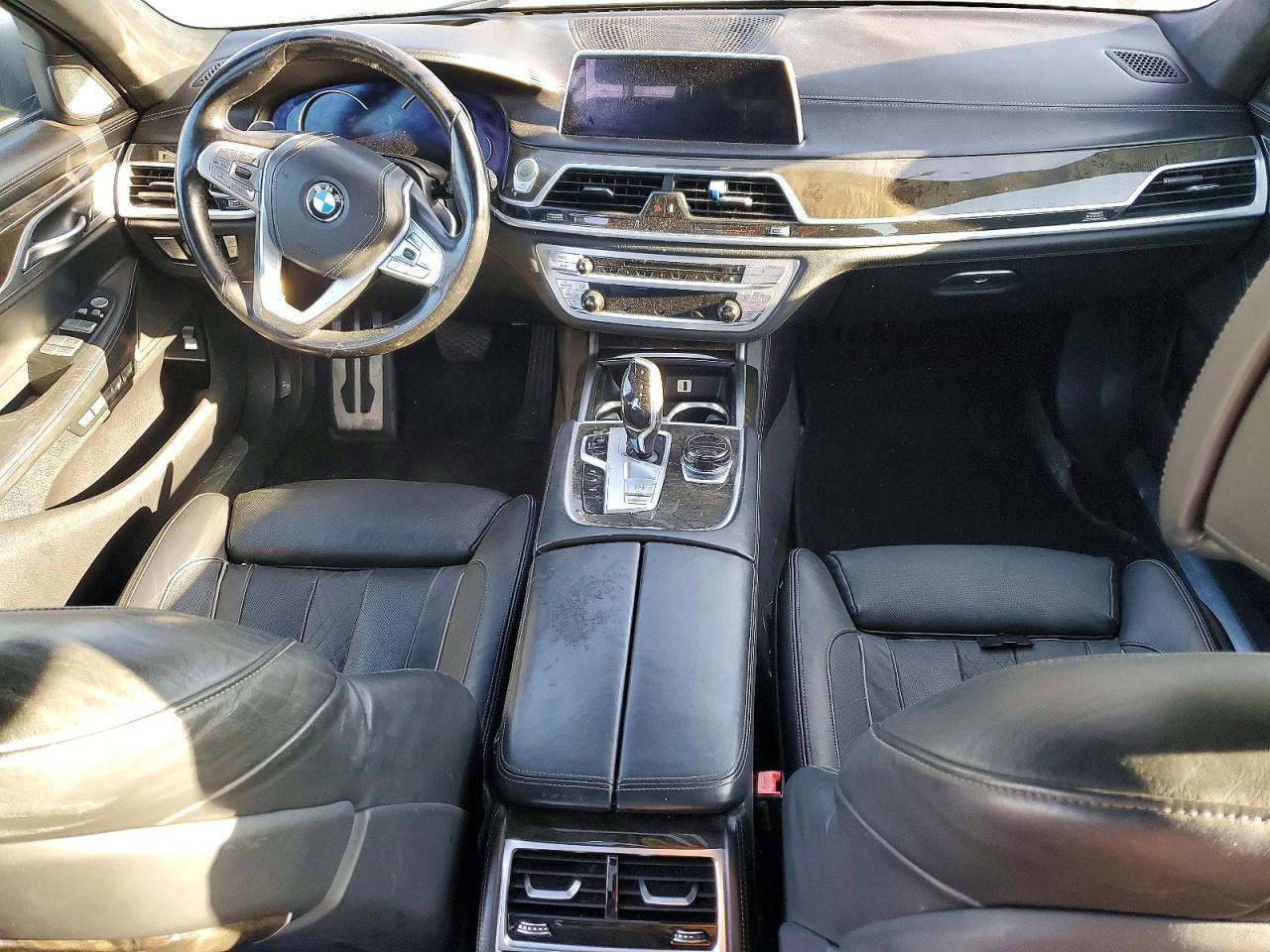 2017 BMW 750 Xi - zdjęcie 8