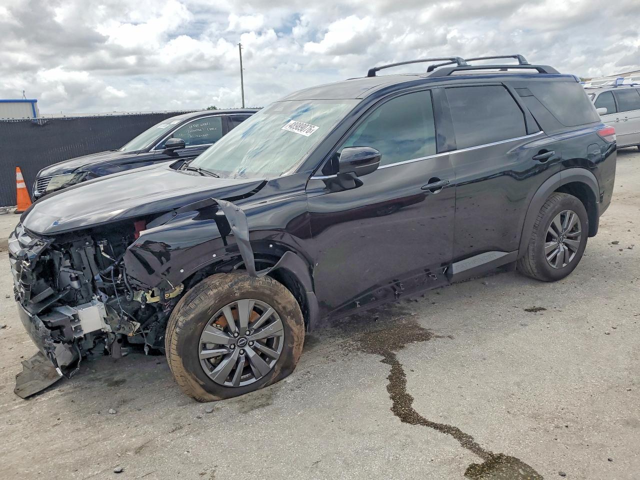 2025 Nissan Pathfinder Sv - zdjęcie główne