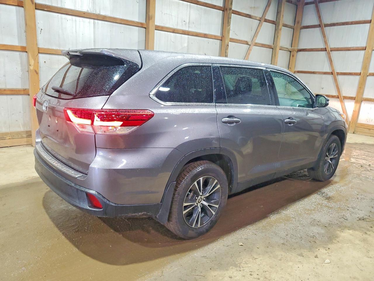 2019 Toyota Highlander Le - zdjęcie 3