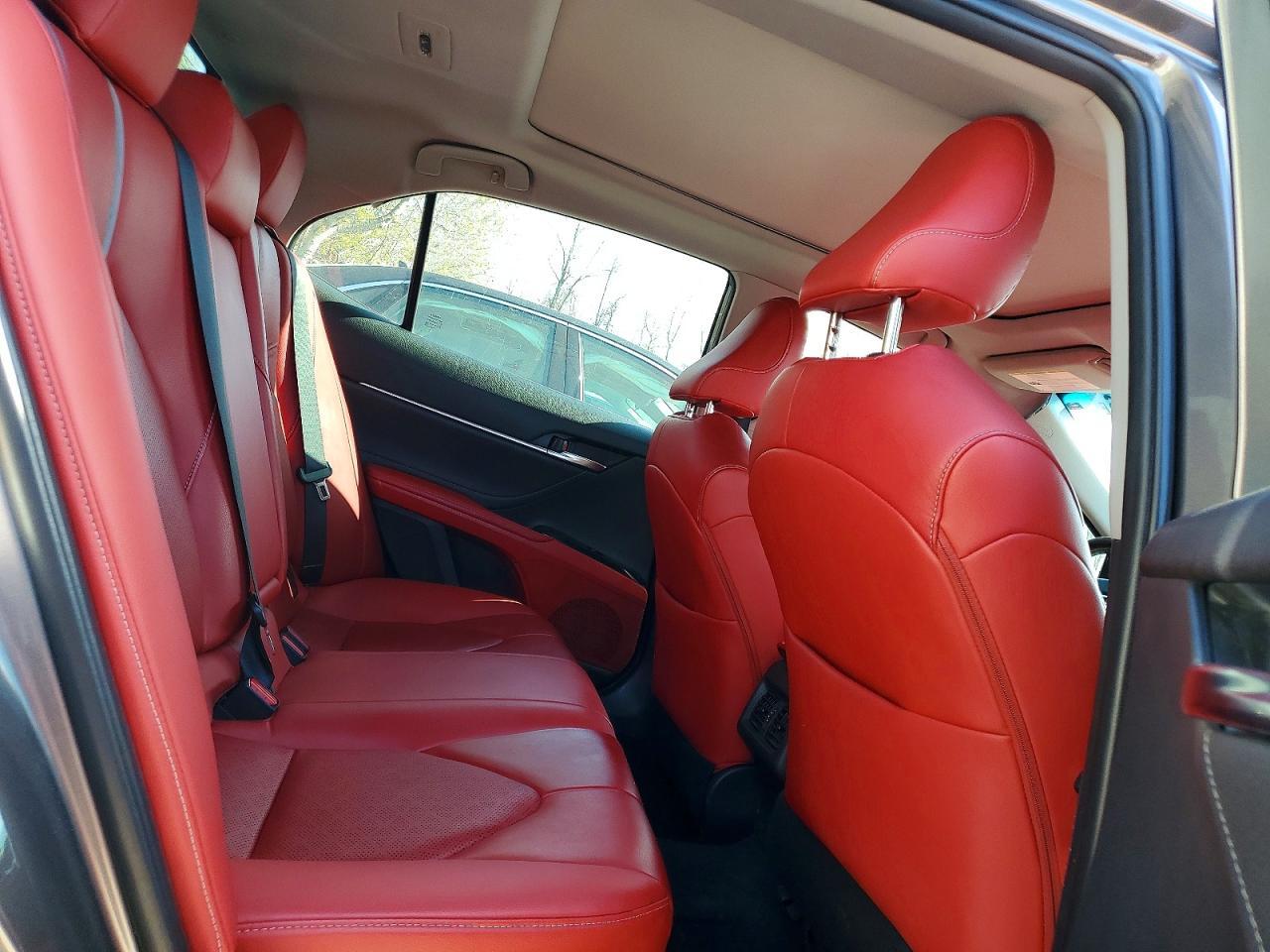 2018 Toyota Camry Xse - zdjęcie 10