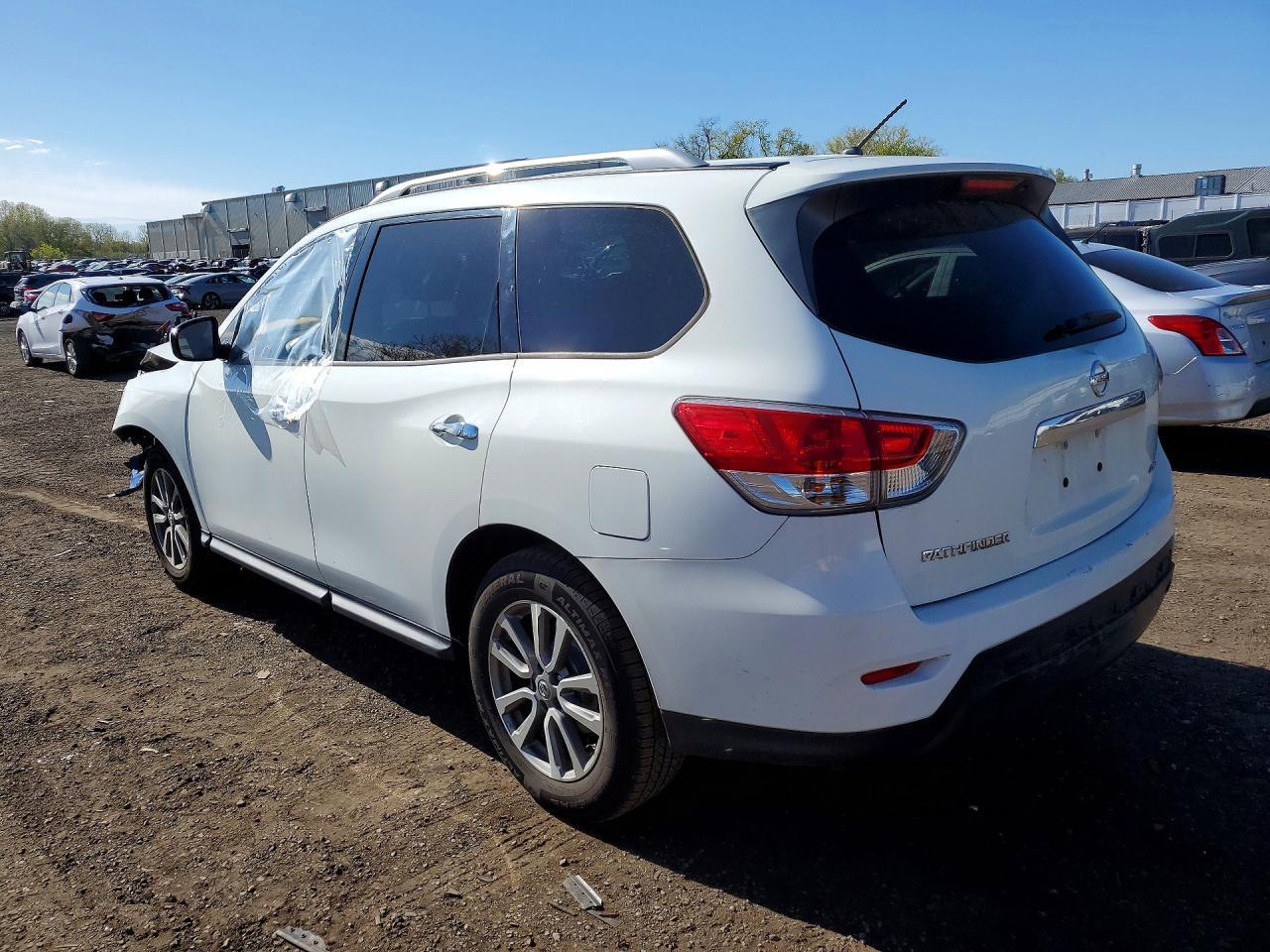 2016 Nissan Pathfinder - zdjęcie 2