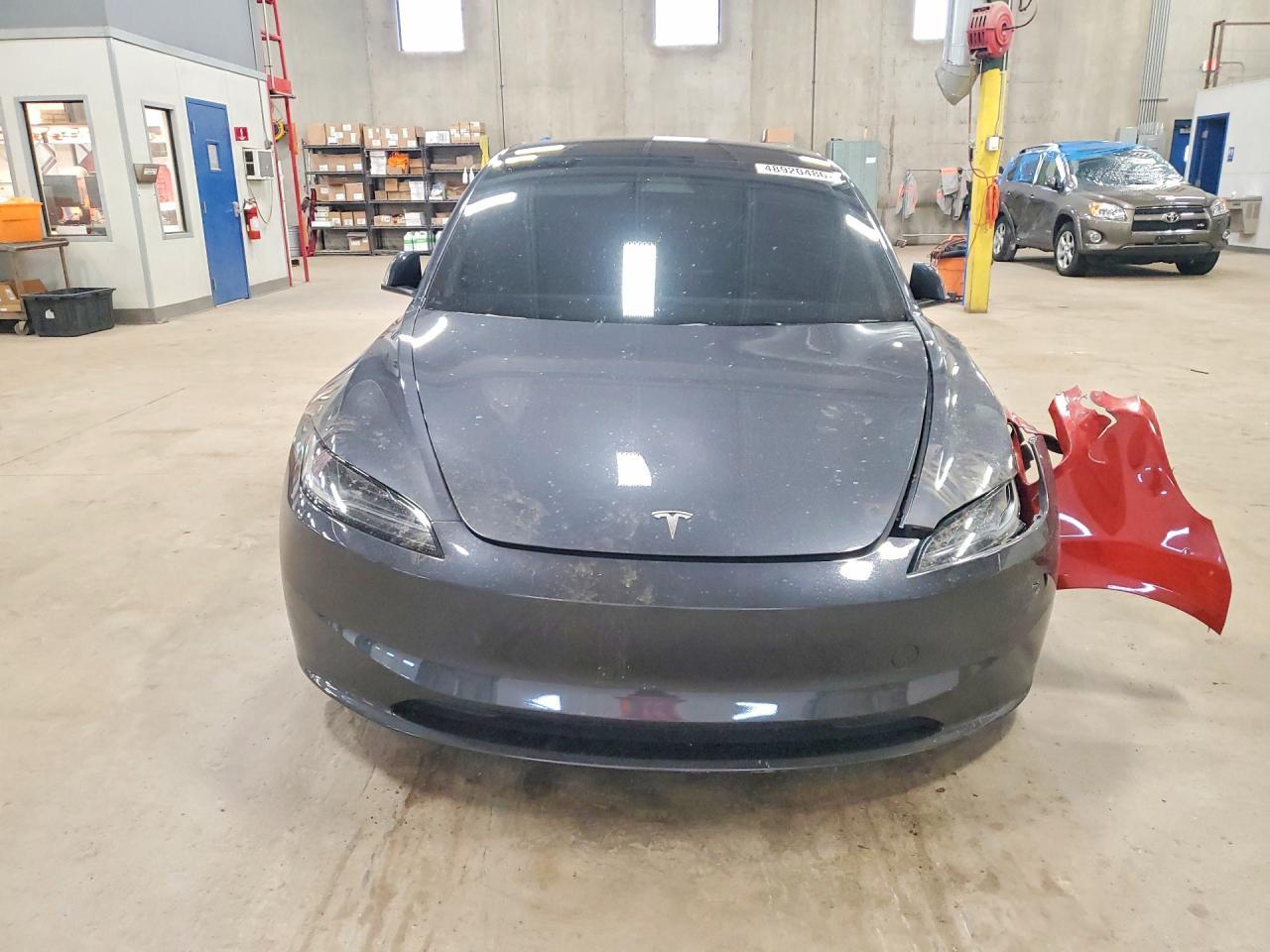 2025 Tesla Model 3 - zdjęcie 5