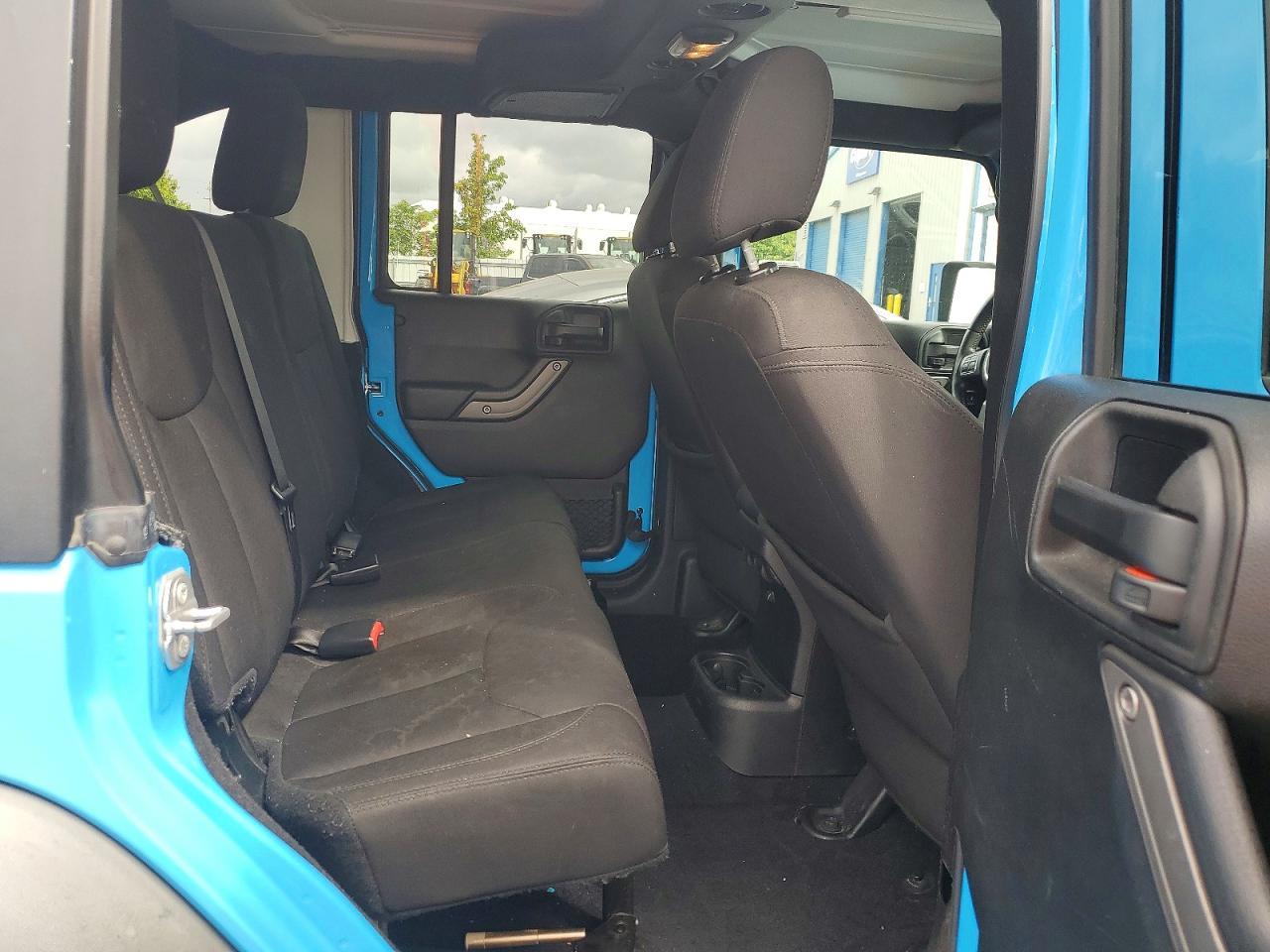 2017 Jeep Wrangler Unlimited Sport - zdjęcie 11