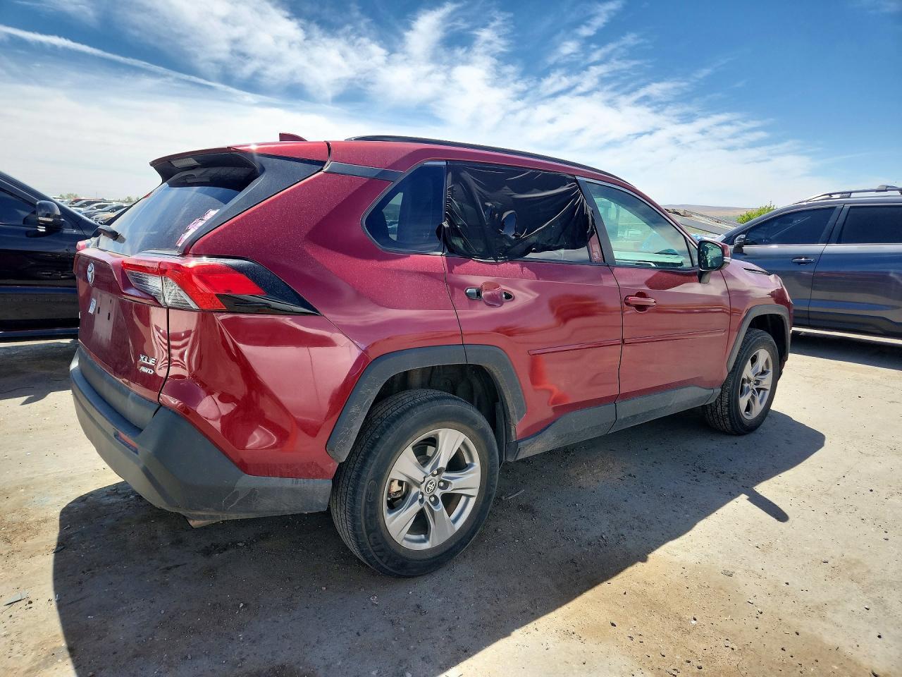 2024 Toyota Rav4 Xle - zdjęcie 3