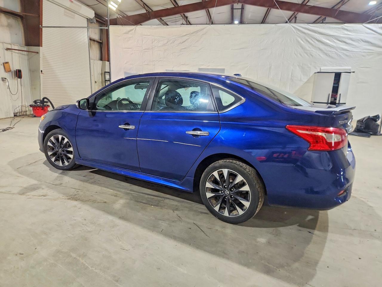 2019 Nissan Sentra Sr - zdjęcie 2
