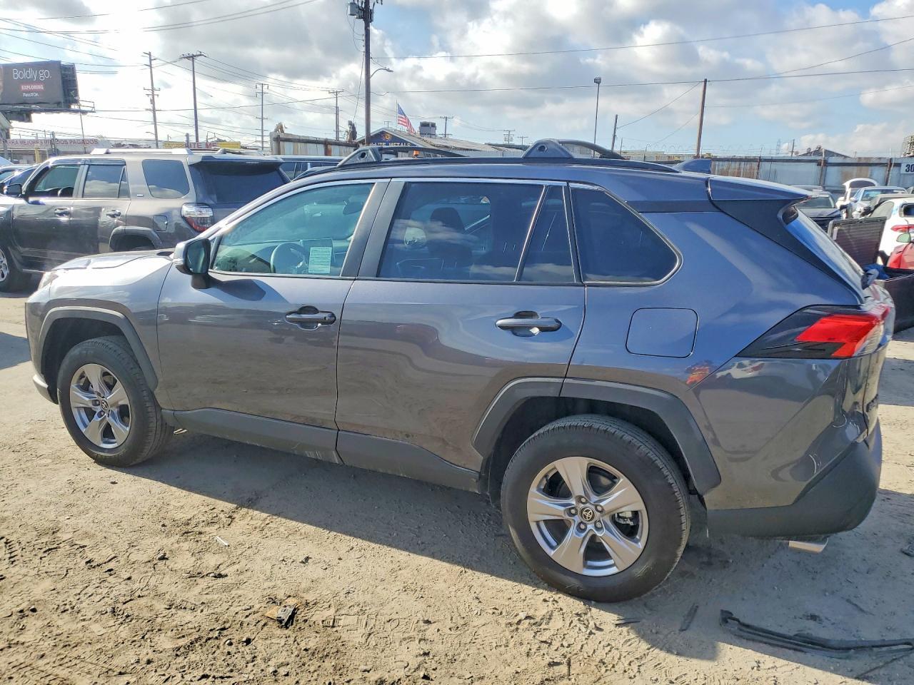 2025 Toyota Rav4 Xle - zdjęcie 2