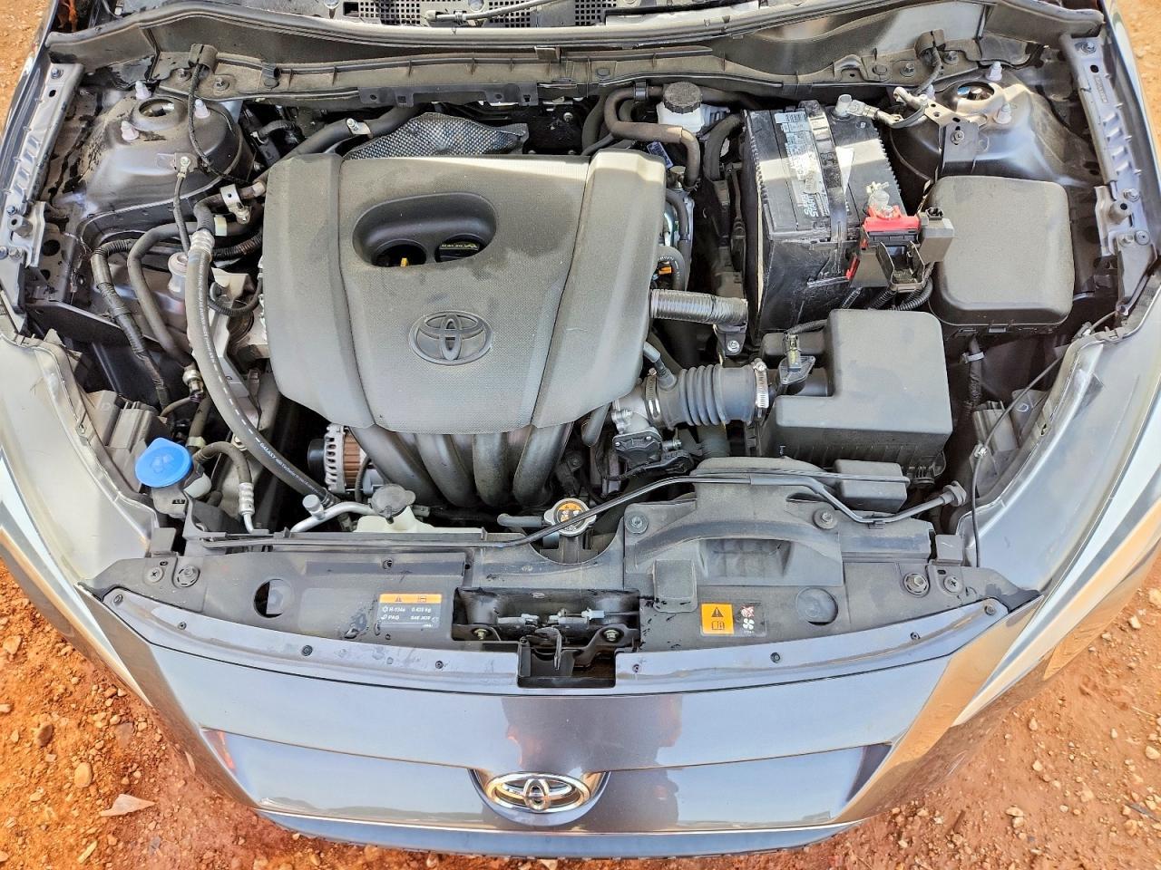 2019 Toyota Yaris L - zdjęcie 11